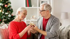 Waarom wijze mensen, vooral ouderen, stoppen met het vieren van verjaardagen