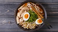 Ramen met kip en noedels – recept voor een stevige Japanse soep