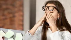 Dit gebeurt er in je brein als je te weinig slaapt – dat moet iedereen weten