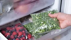 Deze etenswaren mag je absoluut niet in de vriezer bewaren – maar veel mensen doen het toch