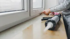 Plastic raam zelf isoleren: stap-voor-stap handleiding en handige tips