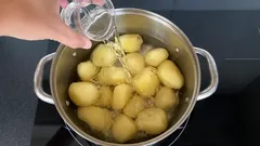 Aardappels koken zodat ze lekker én gezond zijn: in koud water of kokend water?